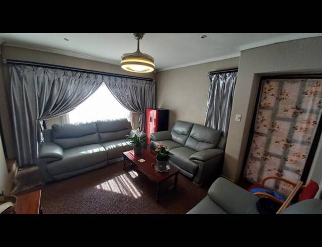 3 BEDROOM HOUSE FOR SALE IN PHILIP NEL PARK